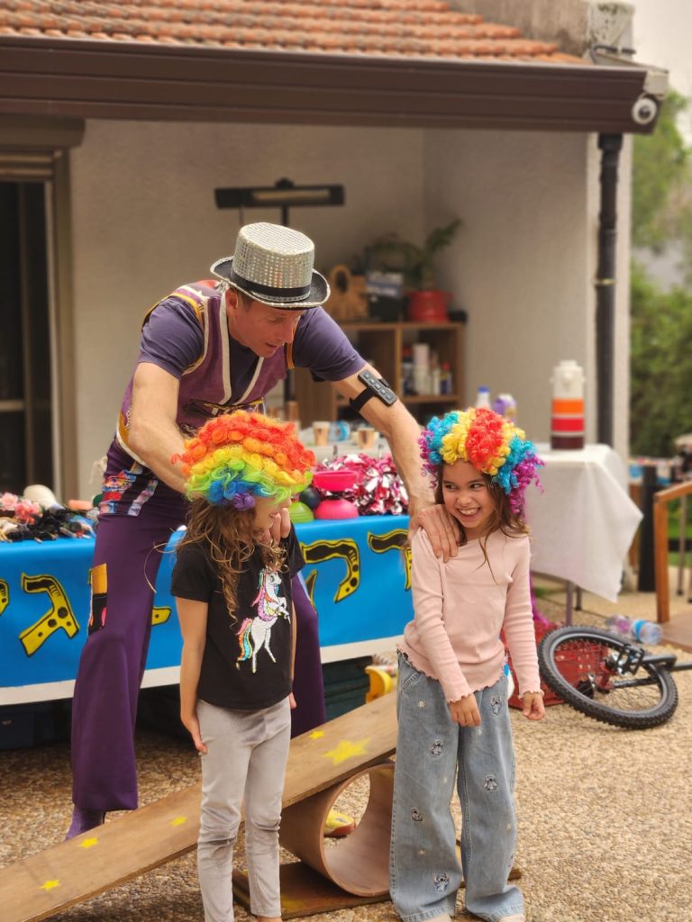 יום הולדת ג'אגלינג משפחתי עם קרקס בגיל